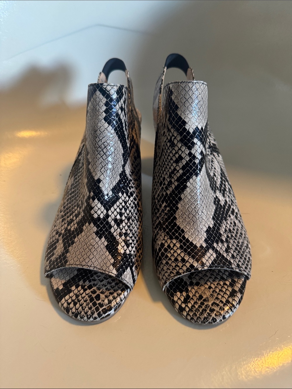 Easy Spirit EVOLVE woman’s snake skin sandal.